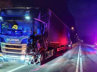 Tragédia na Veľký piatok: O život prišiel chodec. Zrážku s kamiónom nemal šancu prežiť