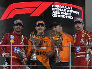 VIDEO Rozlúčka so sezónou v réžii McLarenu: Hviezdny Hamilton dal Mercedesu definitívne zbohom