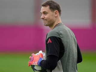MS VO FUTBALE 2026 Začínal som s walkmanom! Hviezdny brankár na MS vtipne reaguje na svoj vek