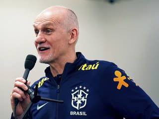 Má 17 detí, z ktorých 15 je adoptovaných: Jeden z najlepších brankárov histórie oslavuje jubileum