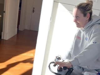 VIDEO Absolútny zjav športových dejín: Vonnová mesiac po desivom páde odhodila invalidný vozík