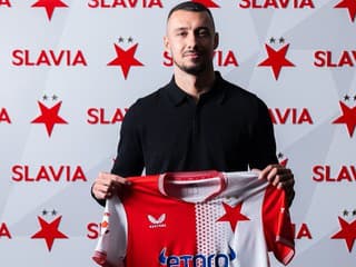 FOTO Schranz predĺžil zmluvu so Slaviou Praha: Znamená to pre mňa veľmi veľa, milujem to tu