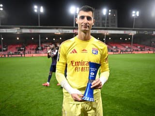 Špičková svetová forma: Greif chytil penaltu, zabránil prehre Lyonu a stal sa hráčom zápasu