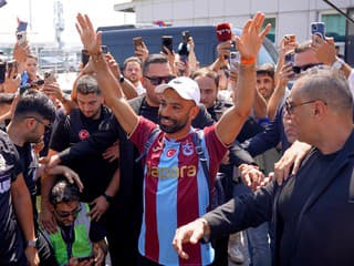 FOTO Zmluva je na stole, stačí ju podpísať: Salah si po odchode z Liverpoolu našiel nový klub!