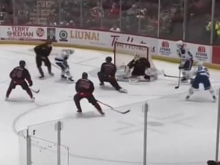 VIDEO Fantastický debut v zámorí! Nemec zahviezdil hneď v prvom zápase, napodobnil ho aj Chromiak