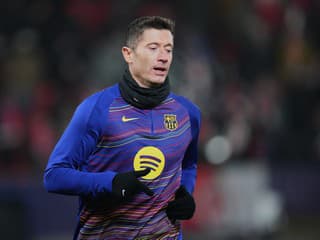 Neodpovedajú na maily ani telefonáty: Lewandowski je v Poľsku zapletený do veľkého škandálu