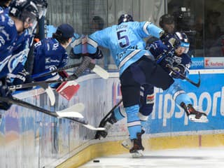 VIDEO Roztržka na rozkorčuľovaní, dva debakle, kopa gólov: Sérii Nitry so Slovanom nechýba vôbec nič