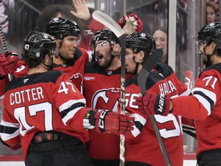 VIDEO Tatar aktérom hladkej výhry, Nemec opäť len na tribúne, Montreal potešil Slafkovského