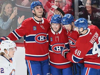 VIDEO Slafkovský sa ostrihal a odohral najlepší zápas v kariére! Nádherné góly a úžasná bodová žatva