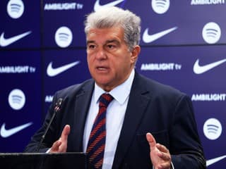 Príde Hancko o hviezdneho spoluhráča? Laporta predložil ponuku Barcelony, na ťahu je Atlético