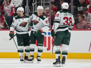 VIDEO Slafkovský s Montrealom môžu oslavovať: Žiariaca ruská hviezda hetrikom zarmútila Detroit