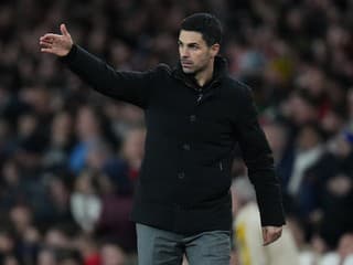 VIDEO Vlastné góly v cene zlata: Líder Premier League prežil klinickú smrť s posledným Wolves