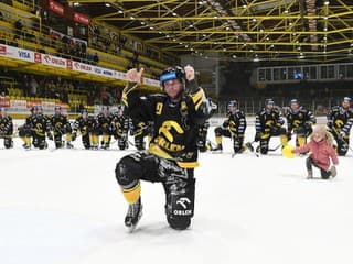 Šokujúca správa z Česka: Bývalému hokejovému majstrovi s kvartetom Slovákov hrozí krutý zánik!