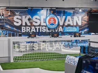 FOTO Fanúšikovia čakali dlhé roky: Slovan otvára kamenný fanshop na štadióne