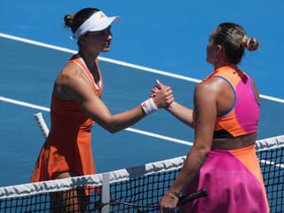 VIDEO Nepozerajte sa na výsledok, bol to boj: Sabalenková pretlačila tínedžerku a je v semifinále