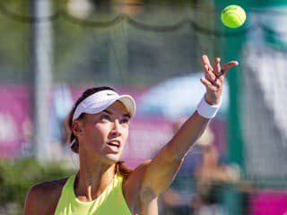 Suverénna Mihalíková na Wimbledone žiari: Súperky schytali debakel a končia s kanárom