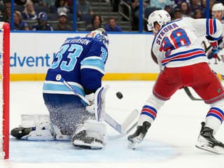 VIDEO Víťazná bodka Rangers za sezónou: Černák ťahal v slovenskom súboji so Sýkorom za kratší koniec