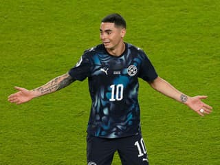 MS VO FUTBALE 2026 Historický moment: Paraguajský futbalista bol vylúčený za zakrývanie úst