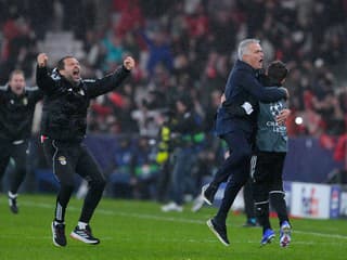 VIDEO Hitchcockovský gól Benficy stál Marseille postup: Šialený záchvat fanúšikov valcuje internet