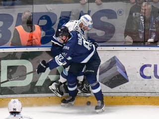 Olej do žeravého ohňa: Obranca Slovana sa pustil do Nitry...Nesimulovali, ale predali fauly!