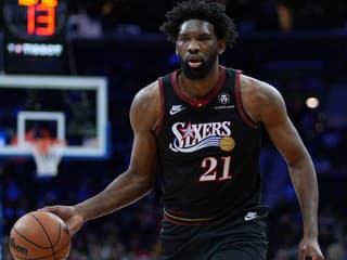 VIDEO Záhada absencie Joela Embiida: Bol som fit, klub ma však prinútil sedieť na lavičke