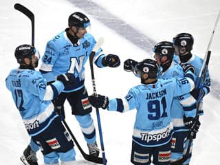 Líder sa vezie na víťaznej vlne, darí sa aj Liptákom: Trenčín a Prešov s istotou baráže