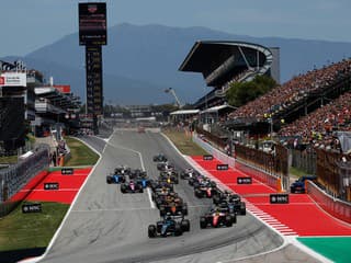 Famózny Lewis Hamilton dobyl Barcelonu a zapísal sa do histórie: Nečakané zlyhanie Antonelliho