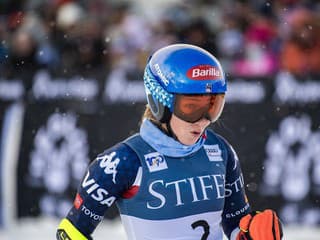 Komplikácie po nepríjemnom páde: VIDEO Hviezdnu Shiffrinovú museli neplánovane operovať