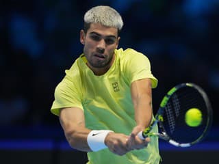 Finále Turnaja majstrov je jasné: Alcaraz zdolal Augera-Aliassimea a vyzve Sinnera