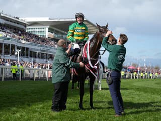VIDEO Návrat kráľa v Liverpoole! Veterán ovládol slávne dostihy a prepísoval históriu