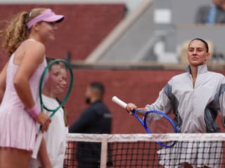 VIDEO Rusko-ukrajinský duel sa skončil debaklom a bez podania si rúk: Poznáme prvú finalistku Roland Garros