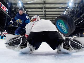 ZOH 2026 VIDEO Švajčiari ich mali na lopate: Famózny obrat Fínov, semifinálové kvarteto sa rysuje