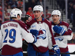 VIDEO Denverská légia skazy: MacKinnon, Makar, Nečas zavelili k víťazstvu na východe