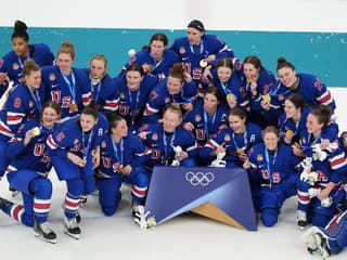 ZOH 2026 Nečakaná dráma a priebeh zámorského finále: Boj USA s Kanadou o zlato rozhodlo predĺženie