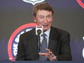 Gretzky navštívil Bratislavu: Vychválil Slafkovského a priznal, ktorú slovenskú legendu by si vzal do tímu