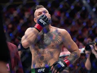 VIDEO Veľký návrat McGregora v UFC skončil už po minúte: Som úplne na dne