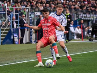 Ani Obertova asistencia prehru neodvrátila, Como pokračuje vo fantastických výkonoch