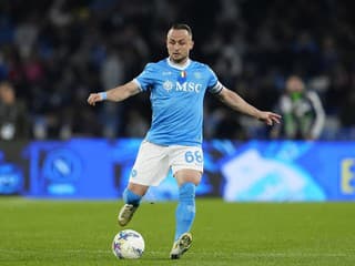 Blíži sa Lobotkov koniec pod Vezuvom? Slovákovu situáciu sleduje iný taliansky veľkoklub