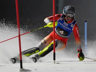 VIDEO Hrozivý moment v cieli: Lyžiarska hviezda zostala v úplnom šoku z toho, čo sa stalo