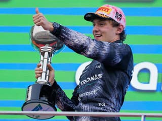 Fanúšikovia F1 sa dočkali: Jarné prázdniny sa skončili, pomôžu konkurentom znížiť stratu na Mercedes?