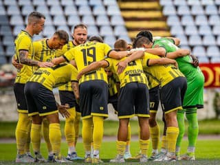 Inter aj v oslabení natiahol parádnu sériu, Liptáci v Bratislave padli s béčkom Slovana