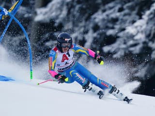 Líderka je z hry von, Shiffrinová mimo elity: Prvé kolo obrovského slalomu prinieslo pútavé momenty