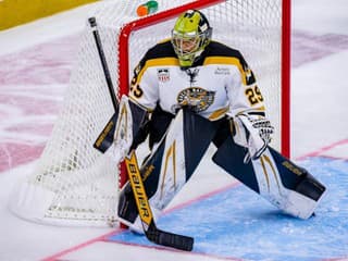 VIDEO Neuveriteľný večer slovenského brankára v zámorí: Strelil historický gól a vychytal nulu!