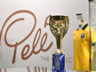 Zlodeji využili bohoslužbu: Prvú krádež trofej pre majstrov sveta vo futbale prežila, druhú už nie