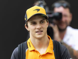 Konal McLaren neférovo voči Piastrimu? Majster sveta súcíti s Oscarom... Musí sa cítiť príšerne