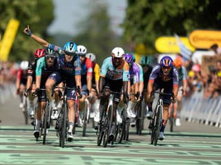 VIDEO Český debutant na Tour opäť nechýbal v úniku: Vo ôsmej etape triumfoval Belgičan Merlier