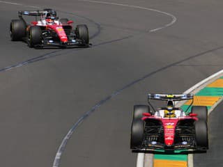 Chaos, technické problémy a prvé aj druhé miesto pre Ferrari: Nová éra F1 sa oficiálne začala