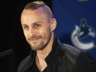 Prekvapenie z hokejových klzísk: Jaroslav Halák nečakane obnovil profesionálnu kariéru!
