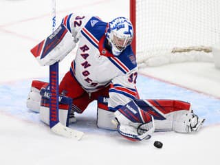 Bol si kráľ a aj ním zostaneš: Brankársky velikán dal NHL zbohom pred očami Adama Sýkoru