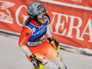 VIDEO Hrozivý moment v cieli: Lyžiarska hviezda zostala v úplnom šoku z toho, čo sa stalo